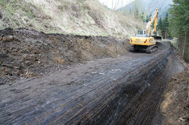 sanierung_forststrasse_mit_bewehrter_erde