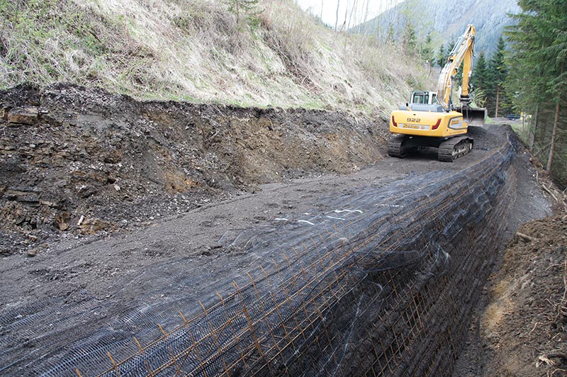 sanierung_forststrasse_mit_bewehrter_erde
