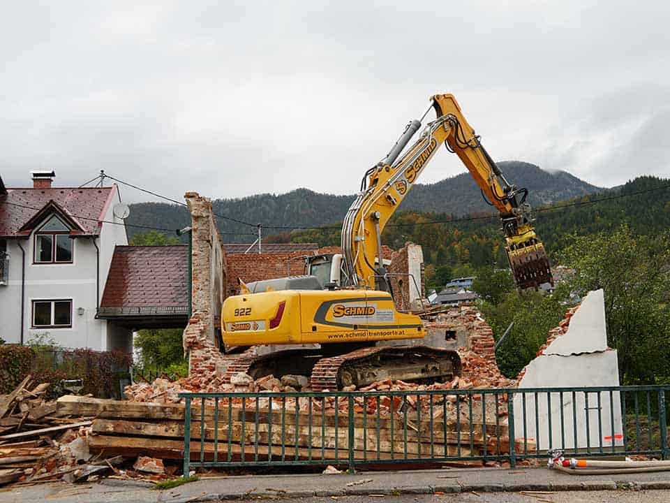 abbruch_eines_alten_wirtschaftsgebaeudes