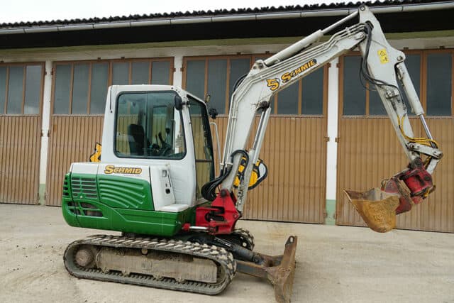 bagger_mieten_takeuchi_tb235