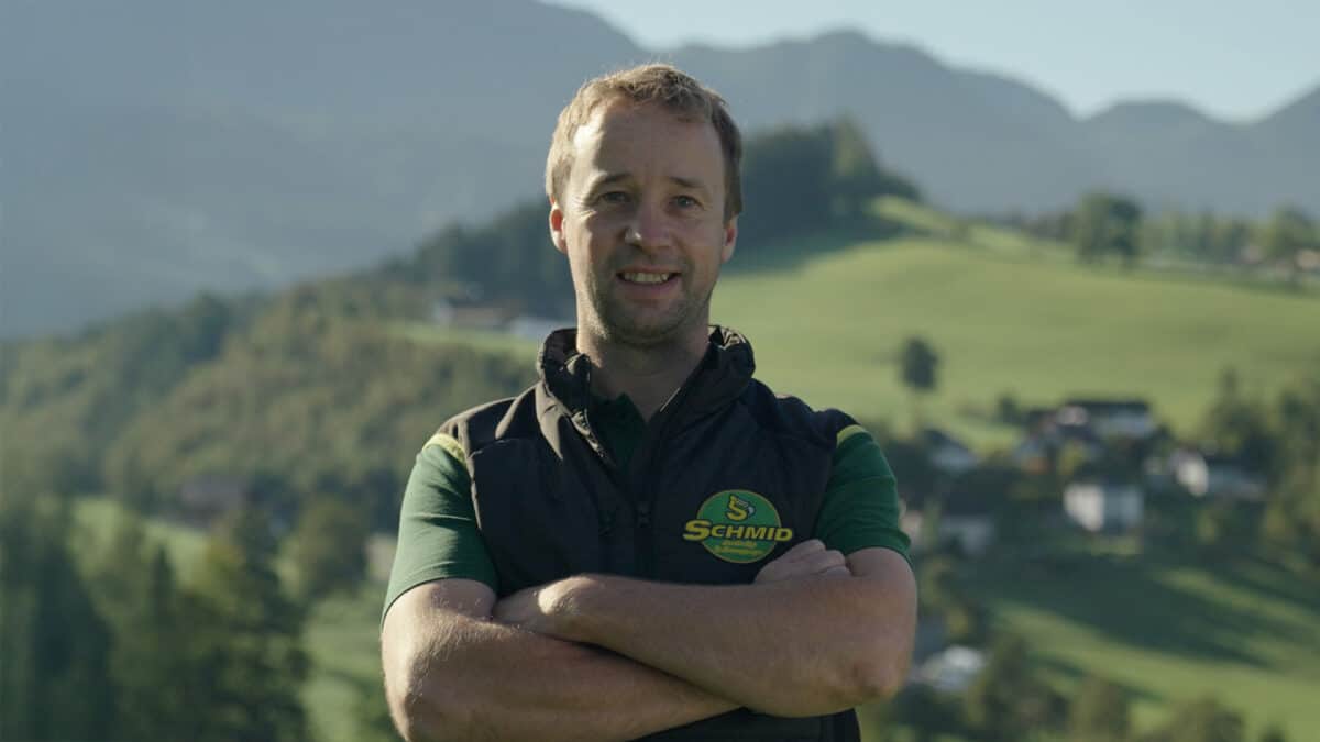 schmid_erdbau_der_gentleman_unter_den_baggerfahrern_hannes_schmid