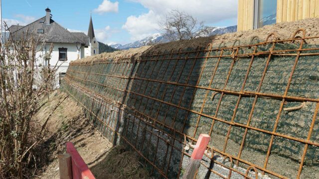 bewehrte_erde_windischgarsten_boeschung_professionell_gesichert