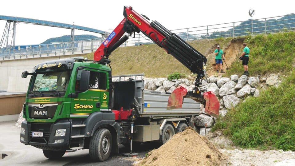 schmid_erdbau_job-portal_kran-LKW-fahrer